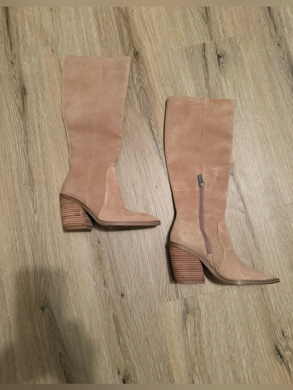 Vince camuto tan boot size 6